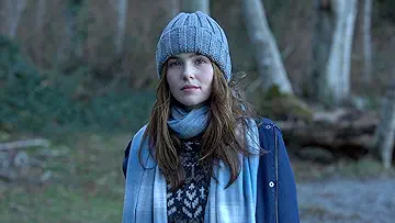 What if today was your only day? Answer trivia minigames while watching Zoey Deutch in Before I Fall (2017).