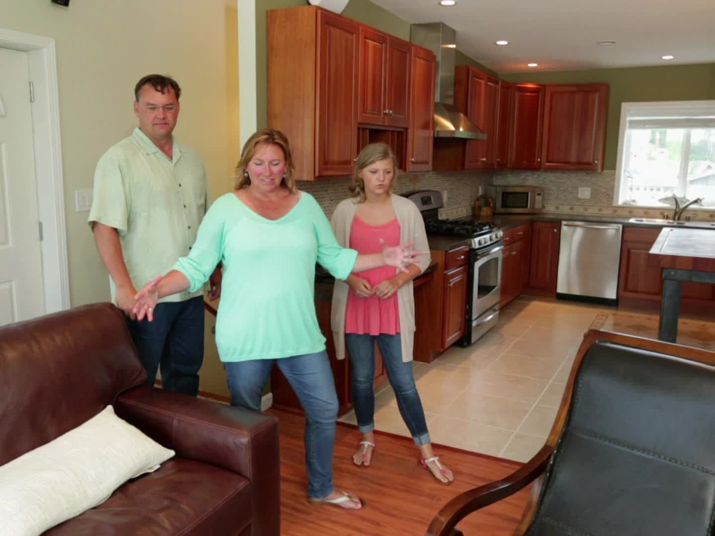 Prime Video Beachfront Bargain Hunt Season 5