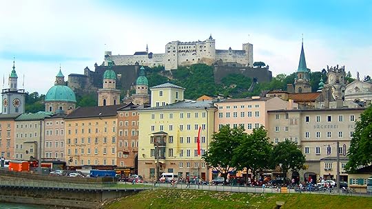 Amazon.com: Footloose in Austria - Hallstatt and Salzburg : Debra Rixon ...