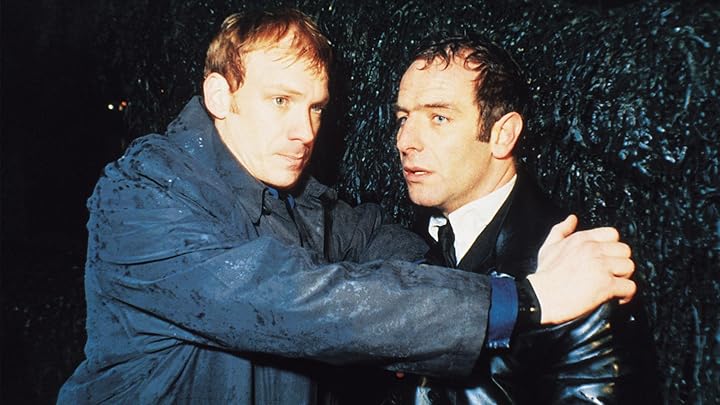 Amazon.com: Touching Evil : Robson Green, Nicola Walker, Shaun Dingwall