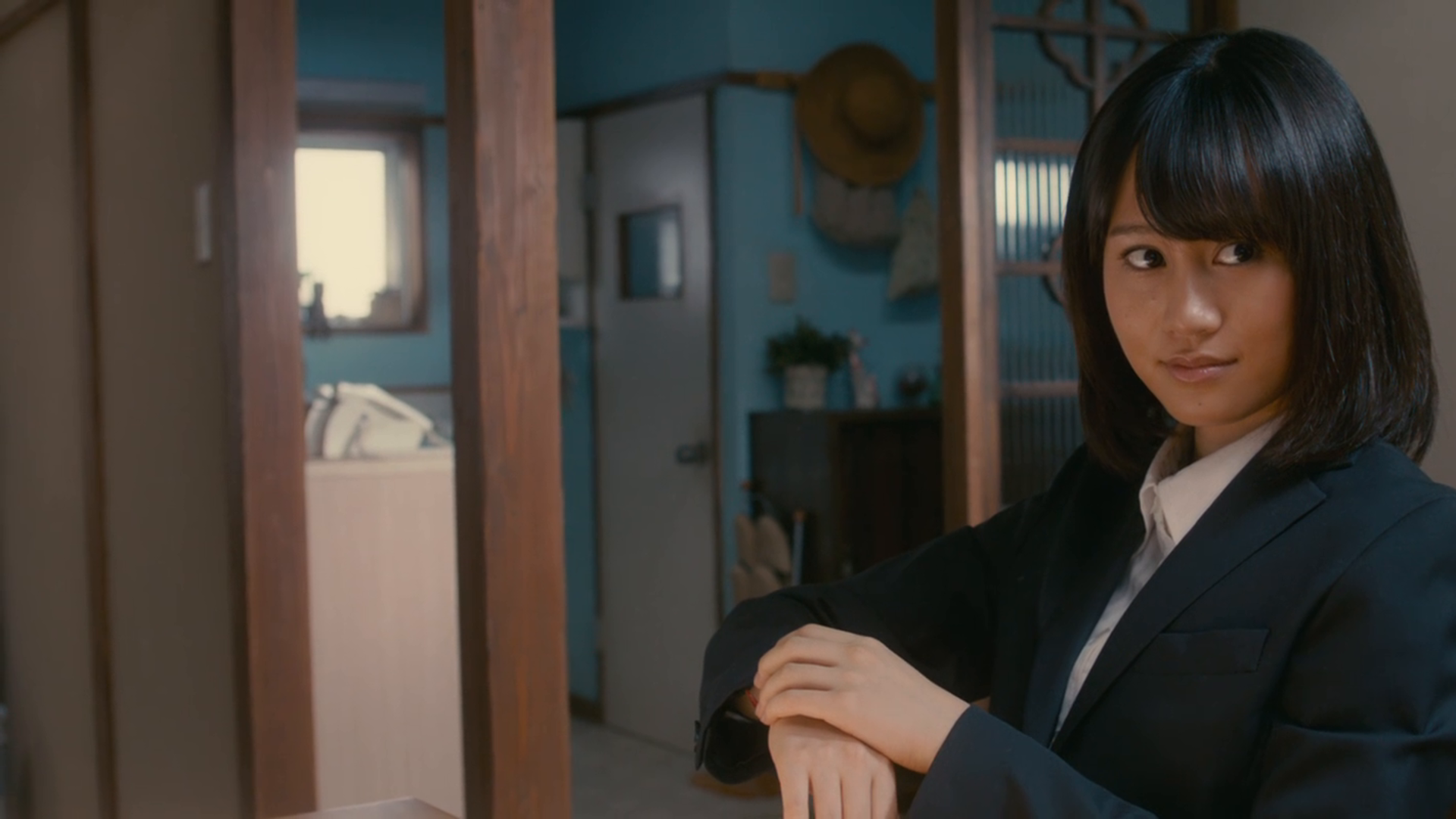 クロユリ団地 前田敦子 成宮寛貴 勝村政信 西田尚美 中田秀夫 Prime Video Amazon Co Jp