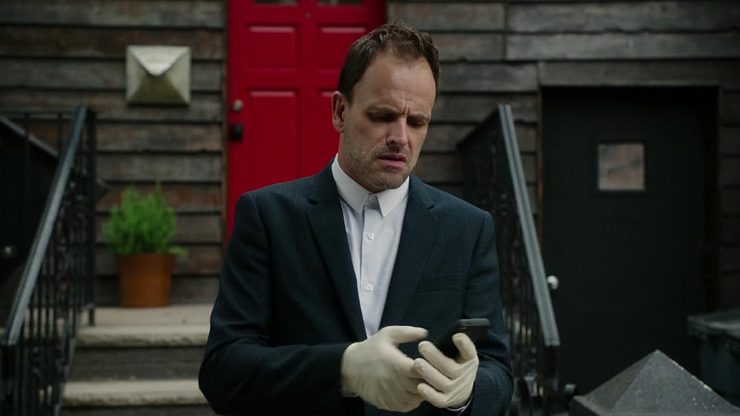 Amazon Co Jp エレメンタリー ホームズ ワトソン In Ny シーズン6 吹替版 ジョニー リー ミラー ルーシー リュー エイダン クイン ジョン マイケル ヒル Robert Doherty Robert Doherty Carl Beverly Prime Video