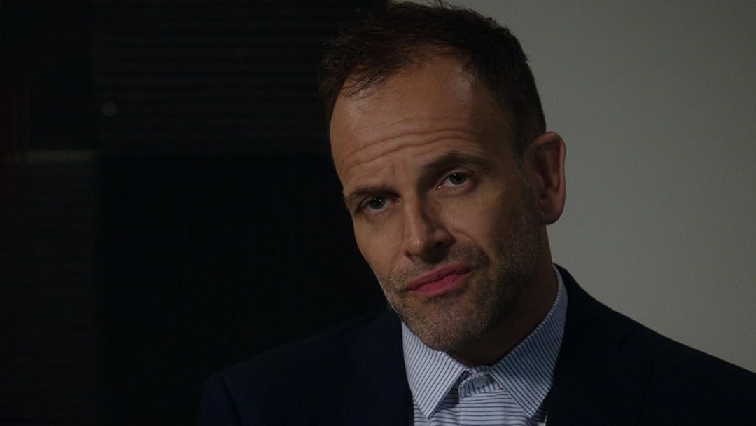 Amazon Co Jp Elementary エレメンタリー ホームズ ワトソン In Ny 字幕版 シーズン７ ジョニー リー ミラー ルーシー リュー エイダン クイン ジョン マイケル ヒル ネルサン エリス Robert Doherty Generic