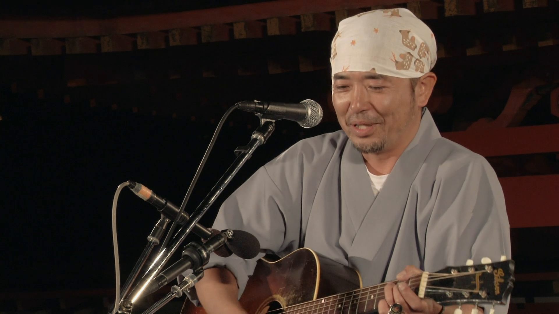 Amazon.co.jp 奥田民生ひとり股旅スペシャル＠嚴島神社を観る Prime Video