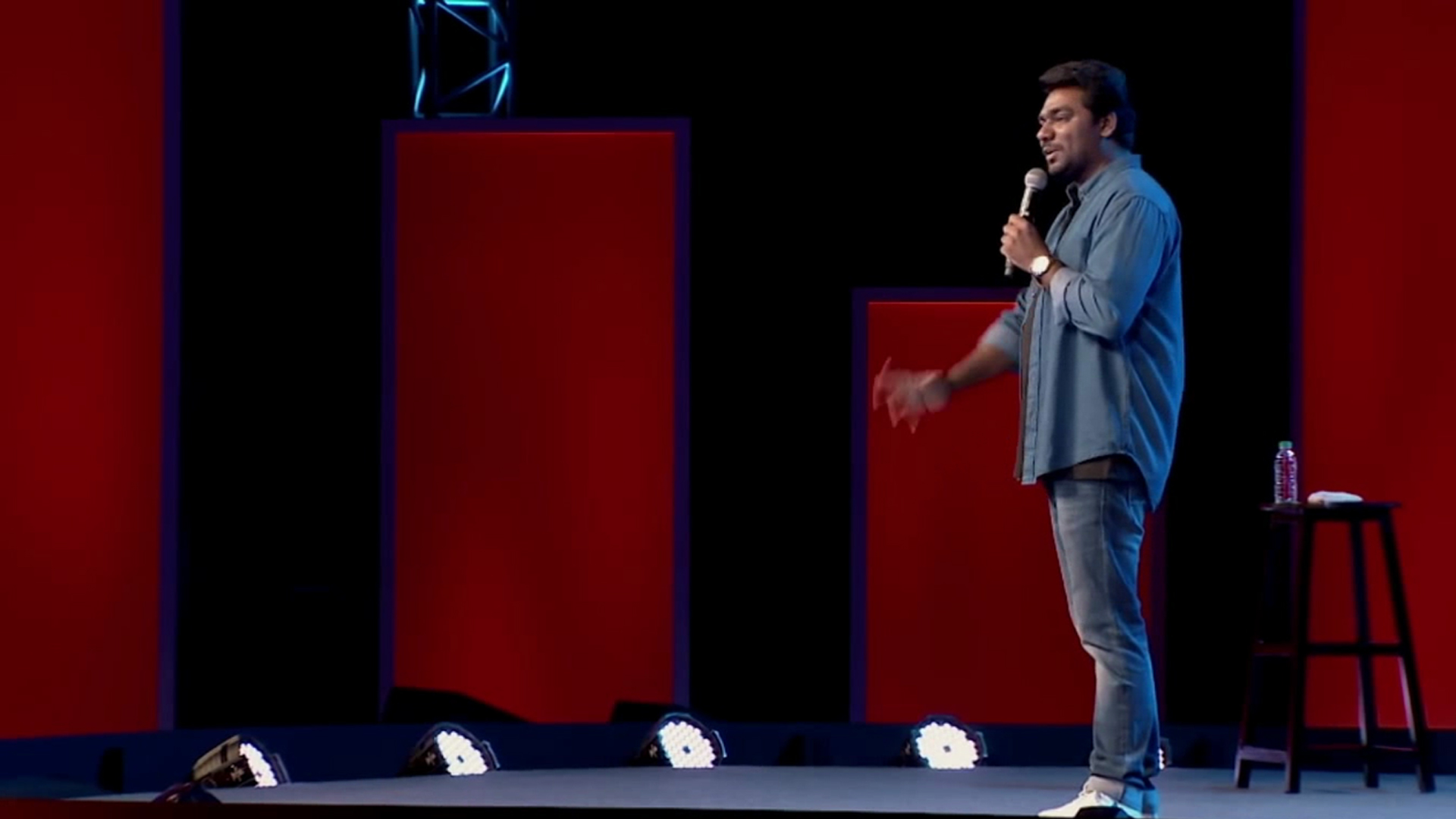 Watch Zakir Khan Haq Se Single Prime Video In haq se single, zakir's narrative takes you through his own journey of becoming the ultimate #sakhtlaunda.